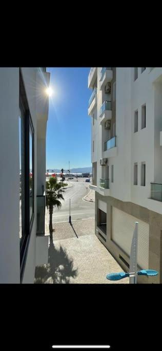 Luxueux Appartement Avec Vue Sur Mer A Martil Luaran gambar